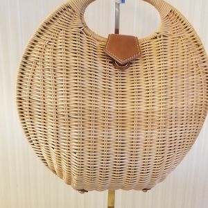 JMCLAUGHLIN straw wicker handbag with brass feet and blue fabric interior